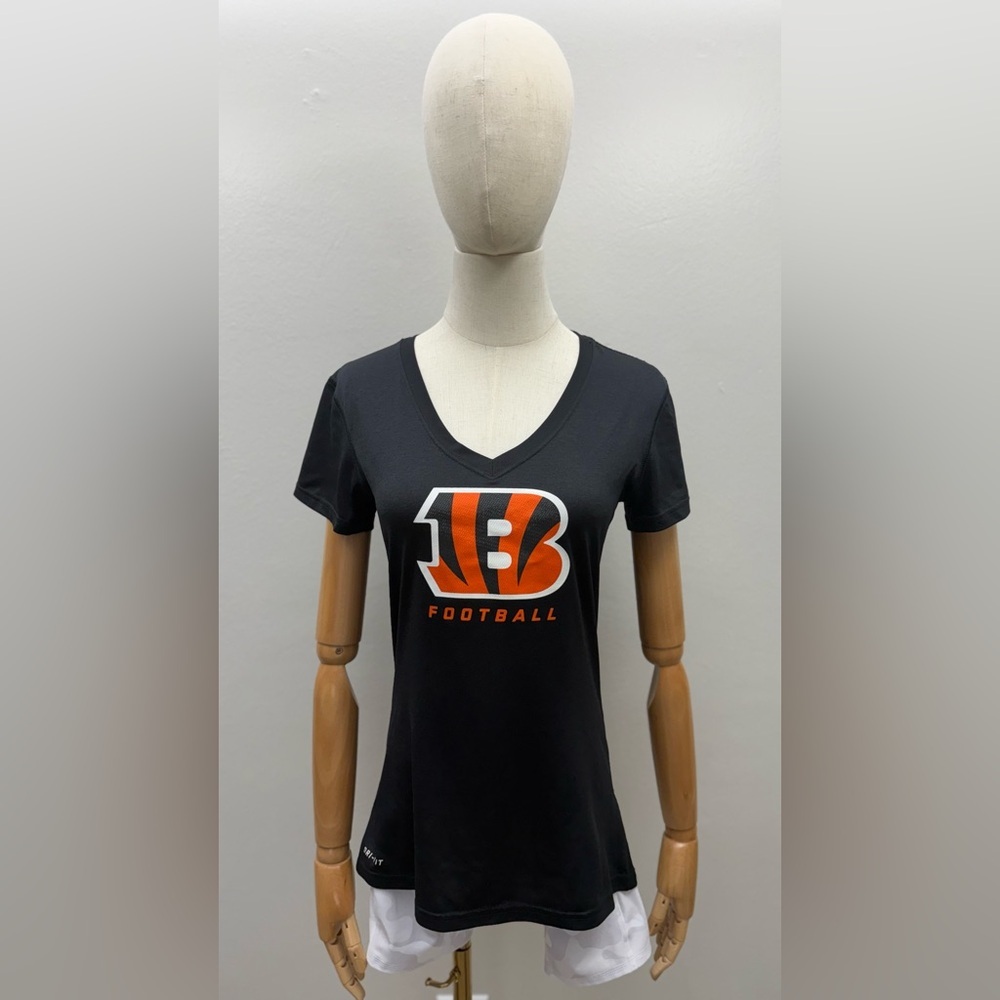 🏈 Nike NFL Cincinnati Bengals Dri-Fit Women’s Tee — XS